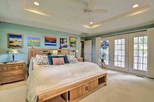 Cottage Garden Home With Screened Patio And Yard!