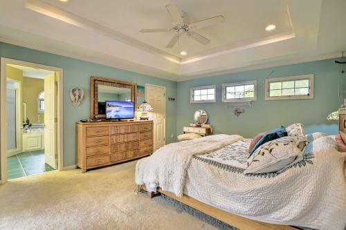 Cottage Garden Home With Screened Patio And Yard!