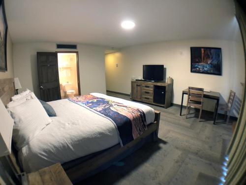 Hotel Bumbleberry Inn