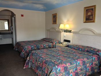 Motel Camelot Inn & Suites Highway 290/northwest Freeway