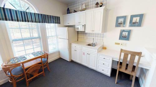 Champions By Coastline Resorts