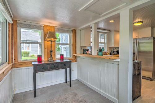 Idyllic Cottage In Dtwn Sylva Hike And Explore