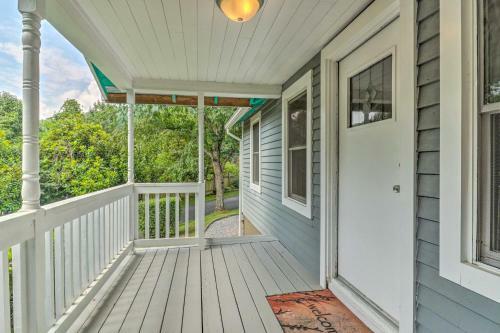 Idyllic Cottage In Dtwn Sylva Hike And Explore