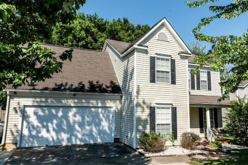 University Escape With Hot Tub And Fire Pit