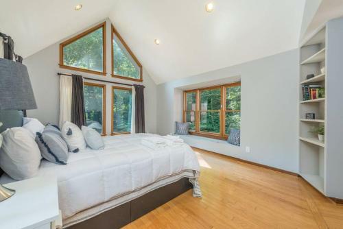 Waterfall Escape- Large Families & Guest House