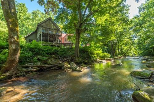 Waterfall Escape- Large Families & Guest House
