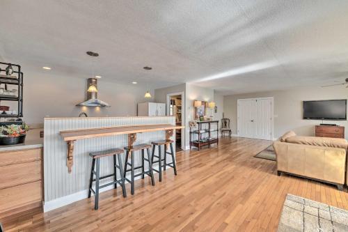 Scenic Pet-friendly House With Private Hot Tub!