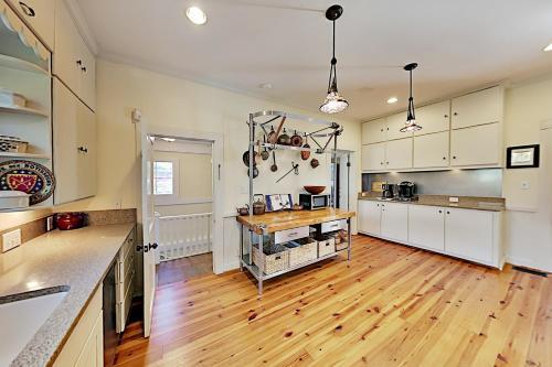 White Oak Manor
