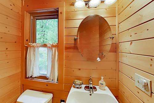 Libby's Cabin In The Clouds