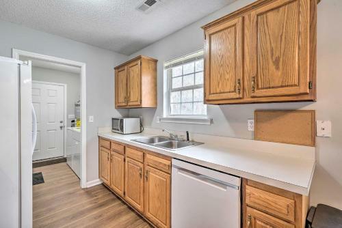 Cozy Winston-salem Home Near Parks And Golfing!