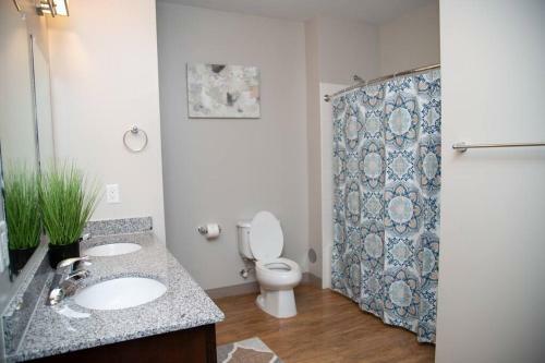 *** New Charming And Luxury Apartment In Downtown Columbus***