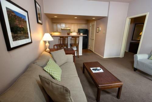 Hotel Habitat Suites