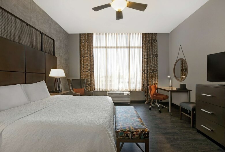 Hotel Hampton Inn And Suites Austin University Capitol