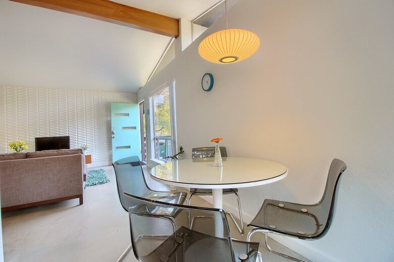 Travis Heights Modern I