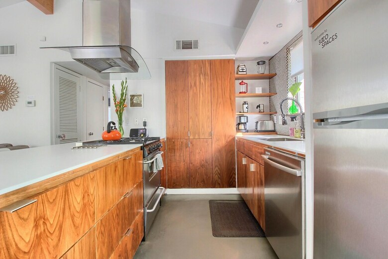 Travis Heights Modern I