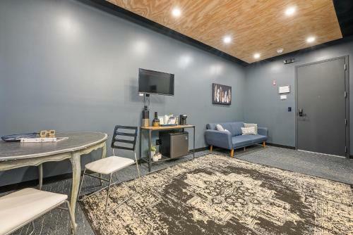 Modern Boutique Hotel In Middletowns Torchlight Pass Revival District 301