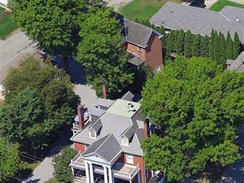 Bed & Breakfast South Broadway Manor