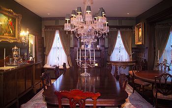 Bed & Breakfast South Broadway Manor