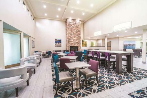Hotel Country Inn & Suites Loudon