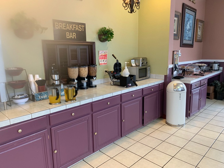 Lincoln Inn Express Hotel And Suites