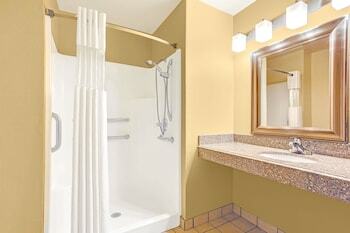Motel Days Inn And Suites Oklahoma City