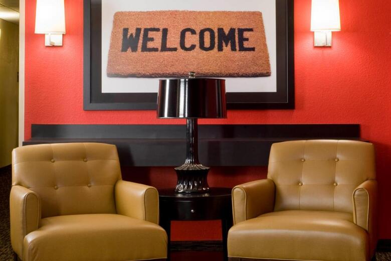 Hotel Suburban Studios