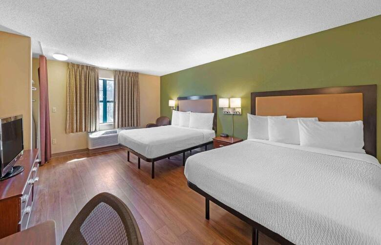 Hotel Suburban Studios