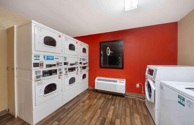 Hotel Suburban Studios