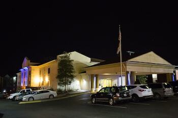 Holiday Inn Express Hotel & Suites Chattanooga Hixson