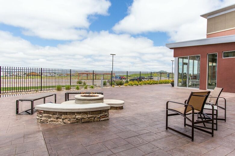 Hotel Cambria Suites Rapid City