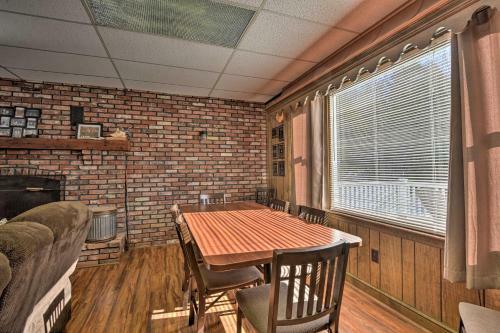Serene Saxton Lodge 7 Mi To Lake Raystown!
