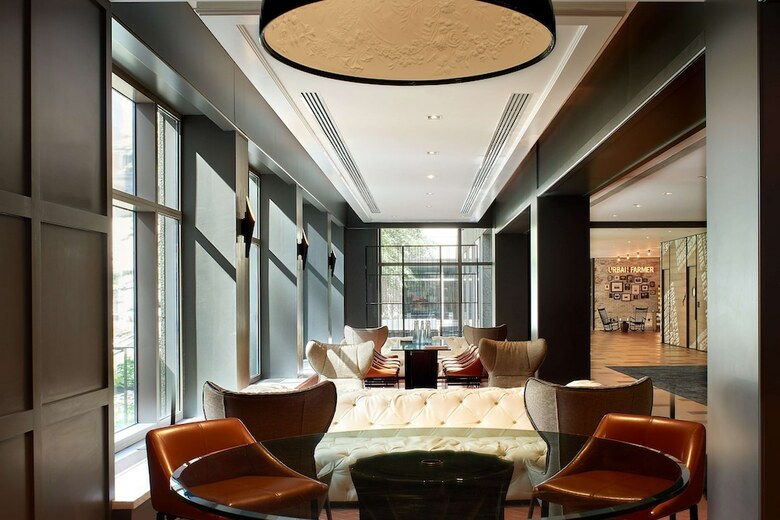 Hotel The Logan