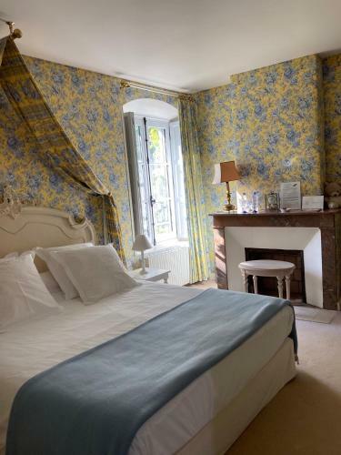 Hostal Ch�teau De R�