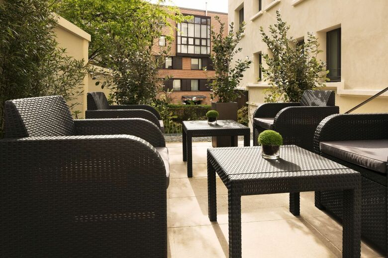 TRYP Paris De Saxe Hotel