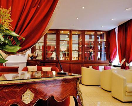 Le Grey Hotel