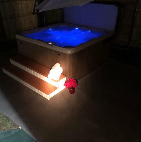 Poconos Farmhouse, Private Hot Tub And Pool At Camelback