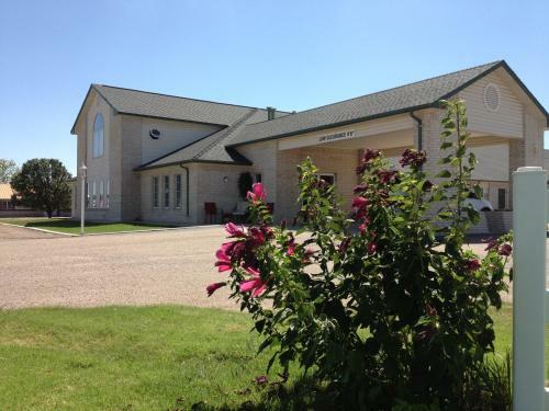 Posada Home Town Inn