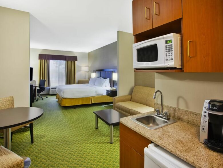 Holiday Inn Express Hotel & Suites Bryan-montpelier