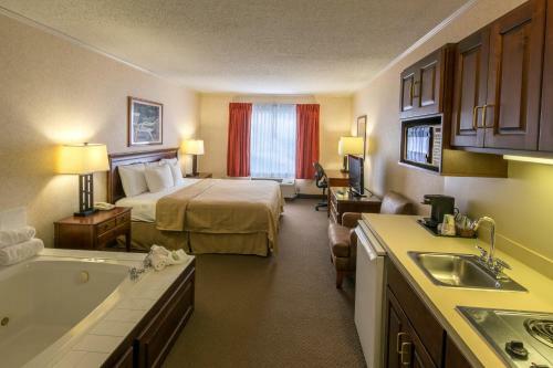 Hotel Coshocton Village Inn & Suites