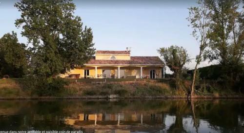 Villa Maison Au Bord Du Lac Avec Piscine Chauff�e