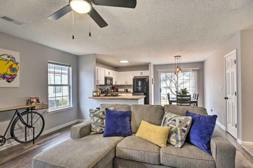Updated Home With Yard About 7 Mi To Dtwn Columbia!
