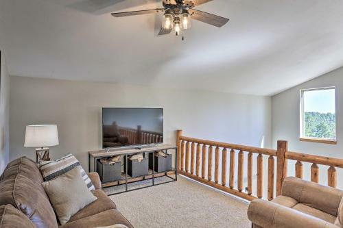 Spacious Lead Cabin With Game Room About 1 Mi Dtwn!