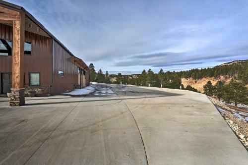 Whiskey Barrel Ranch With Grill And Fire Pit!