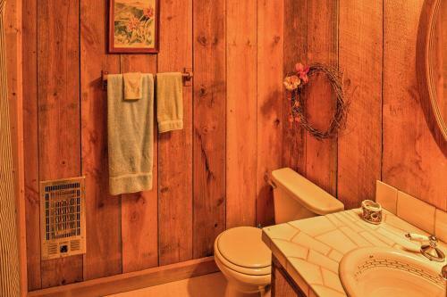 Cumberland Mtn Cabin With Grill And Stunning Views!