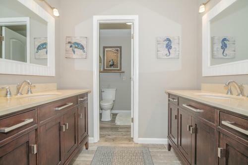 Mooring Buoy 187, 4 Bedrooms, Deck, Lagoon, Sleeps 10