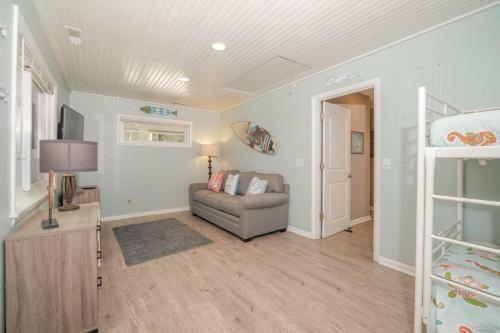 Mooring Buoy 187, 4 Bedrooms, Deck, Lagoon, Sleeps 10