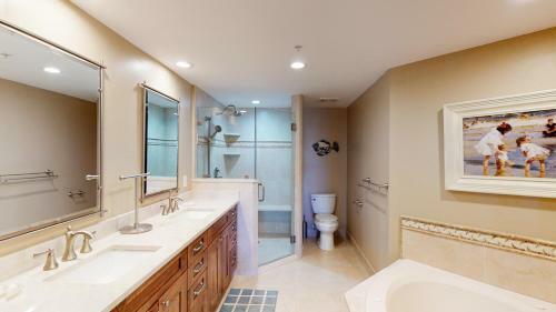 Villa 5207 Hampton Place South