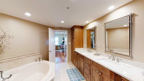 Villa 5207 Hampton Place South