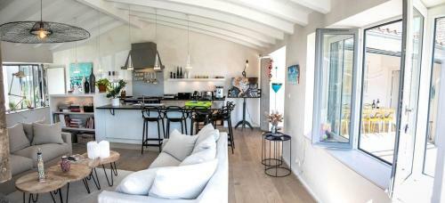 Superbe Villa Avec Piscine Chauff�e Et Boulodrome