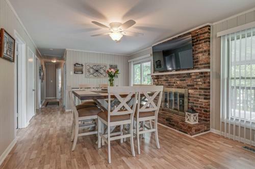 Lakefront Home Firepit & Deck